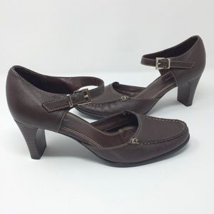 Women's Heels. Vintage 90's design -Hush Puppies!